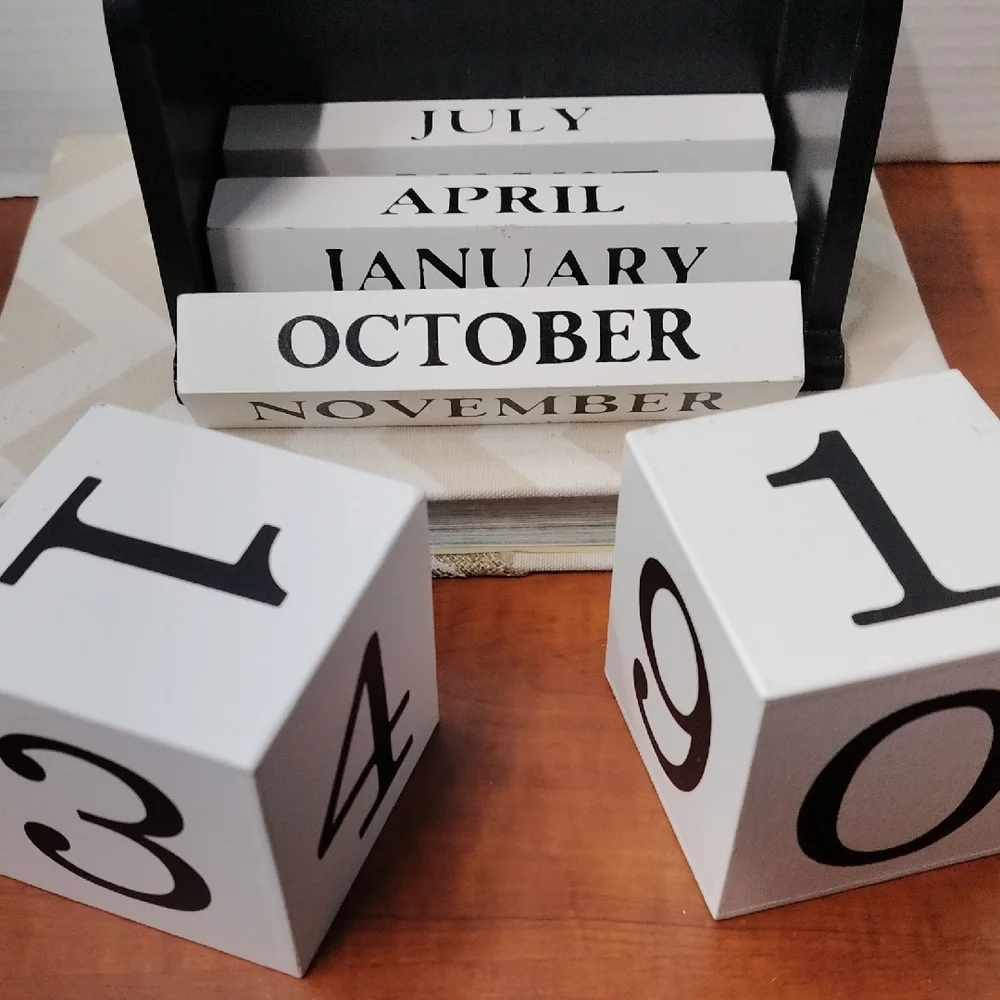 Hobby Lobby Black and White Block Calendar